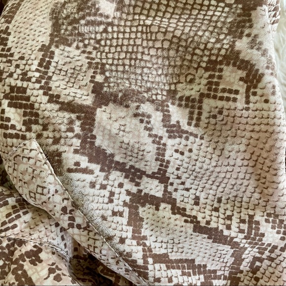 Acacia Cambodia silk pants in Python - Picture 9 of 9